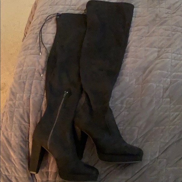 Over the knee boots - Picture 1 of 4